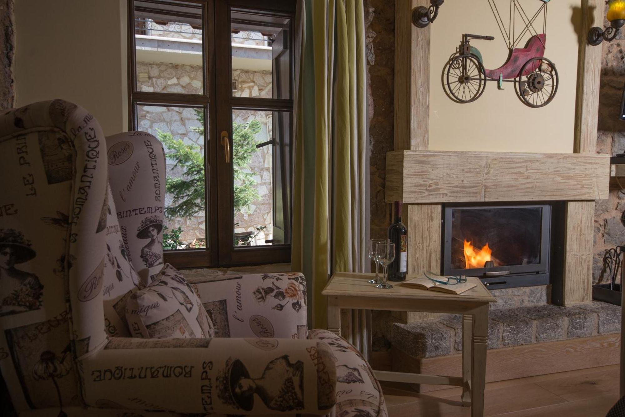 Alexandros Guesthouse Arachova Exterior photo
