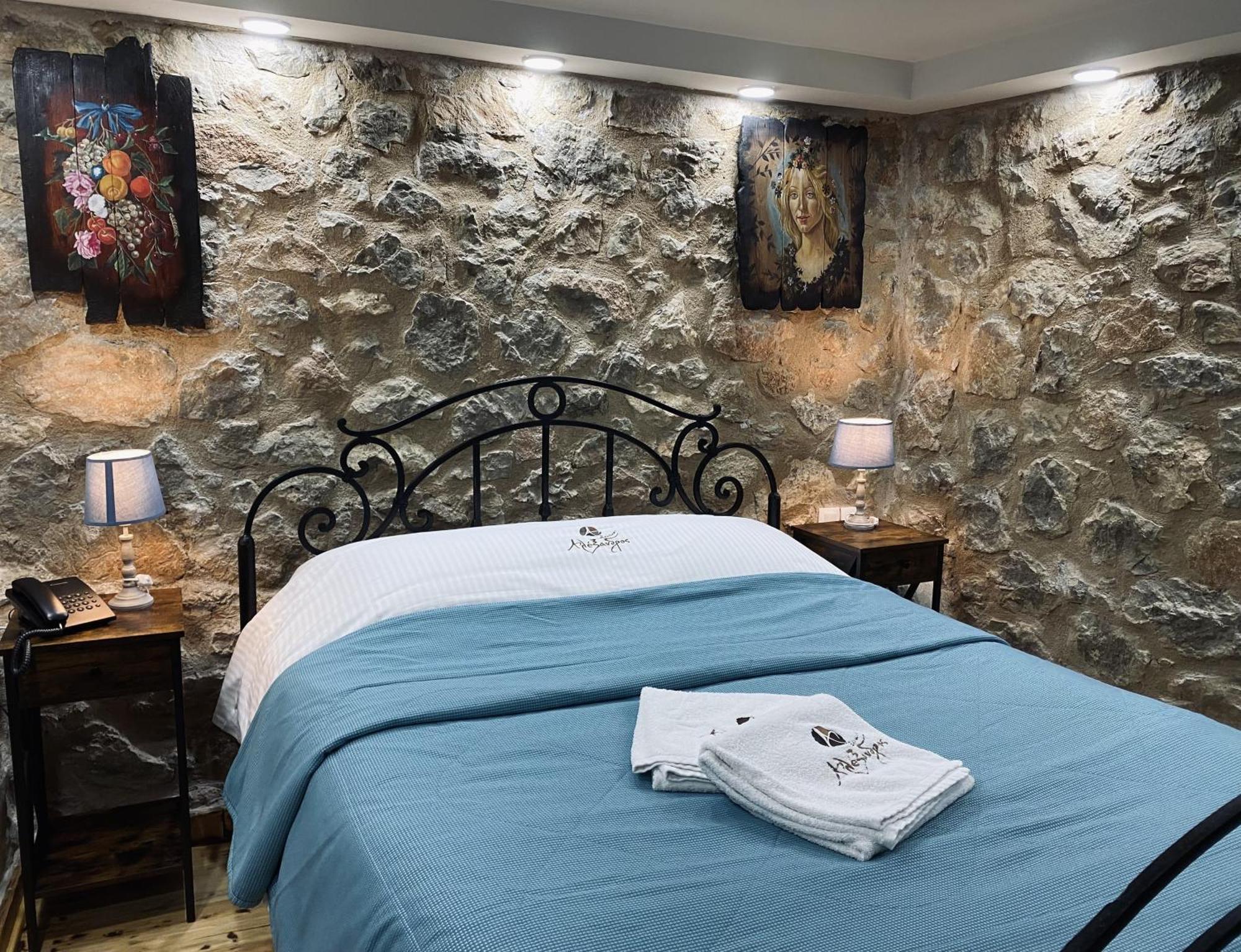 Alexandros Guesthouse Arachova Exterior photo